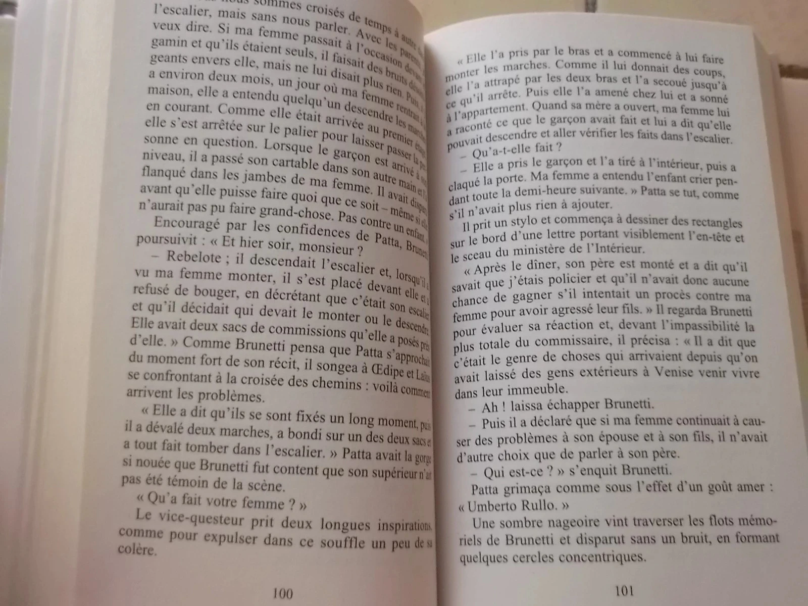 Donna Leon Books – photo 6